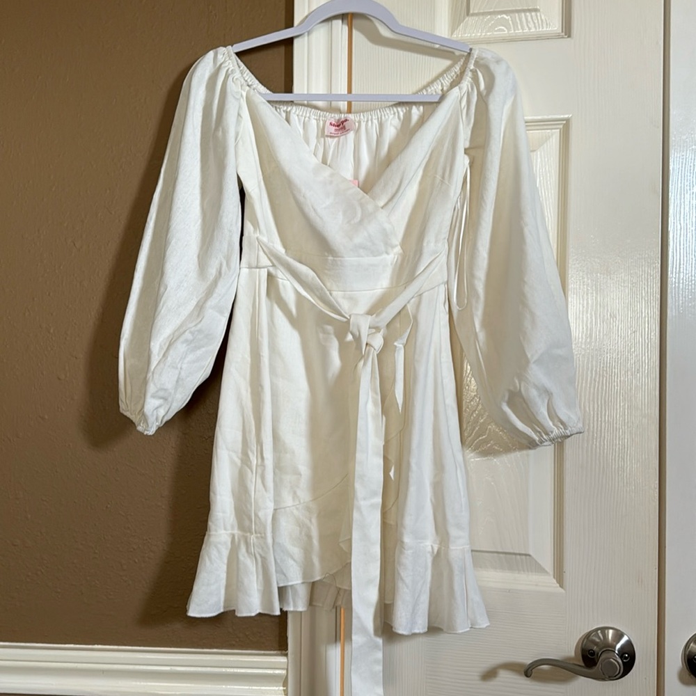 WHITE TIE SHOWPO DRESS